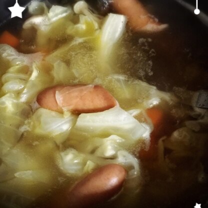余り物野菜でこちらのレシピを参考にスープ作りました(^_^)コクのある感じに仕上がりました